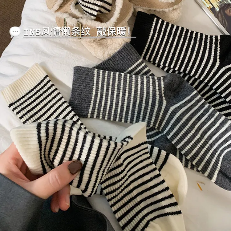 条纹袜子女秋冬季中筒袜加厚保暖韩版运动黑白冬天网红款长堆堆袜