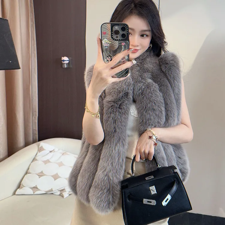 柏宝妮时髦叠穿进口芬兰狐狸毛整皮竖条马甲皮草外套