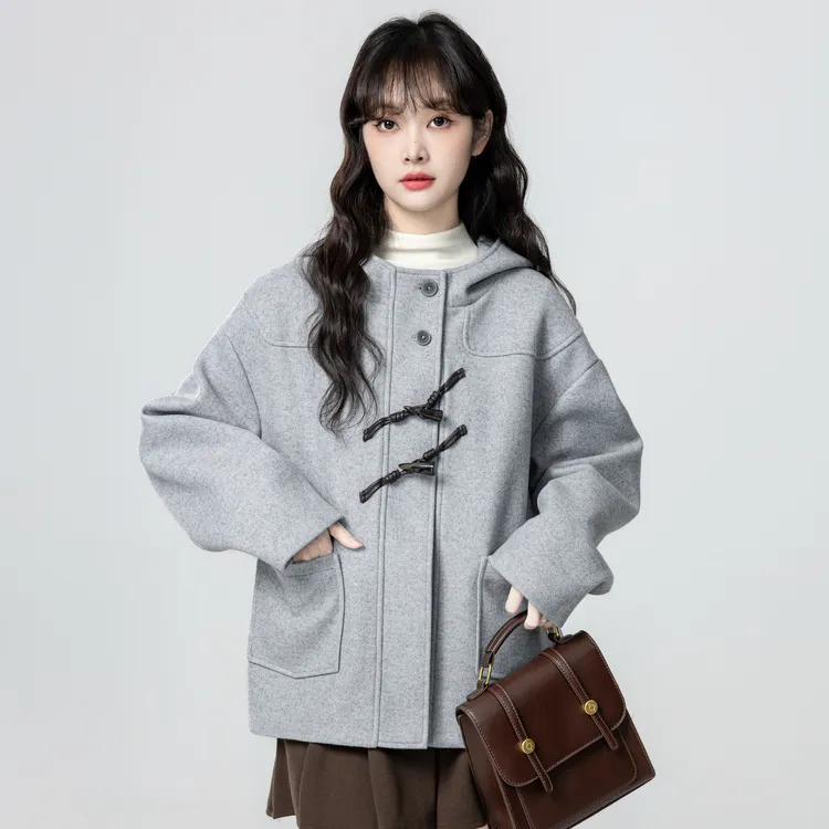 花灰色牛角扣毛呢外套女秋冬2025秋季新款设计感连帽呢子大衣上衣