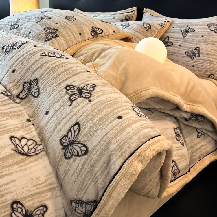 富安娜冬季雕花牛奶绒床上四件套2025新款珊瑚绒被套床单加厚床品