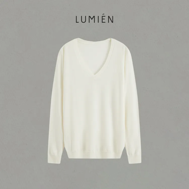 【LUMIEN 新品】“柔雾轻纱”软糯绵羊毛V领宽松优雅针织衫LX5ISS185