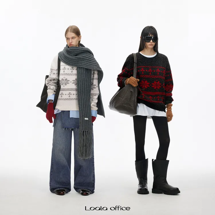 LOALA OFFICE费尔岛提花复古雪花十字架撞色慵懒羊毛毛衣