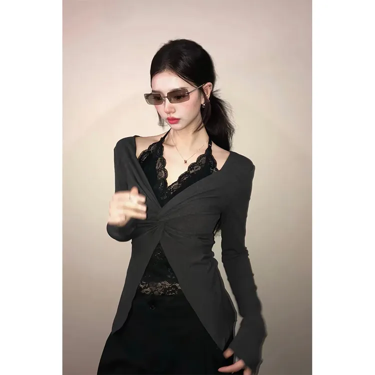 欧美风拼接V领蕾丝正肩长袖t恤女秋季内搭显瘦不规则性感挂脖上衣