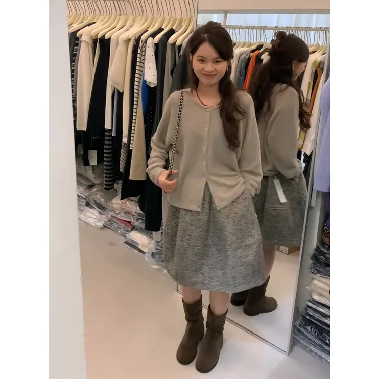 2025秋季新款女韩系穿搭修身圆领长袖毛衣开衫气质高腰显瘦半身裙