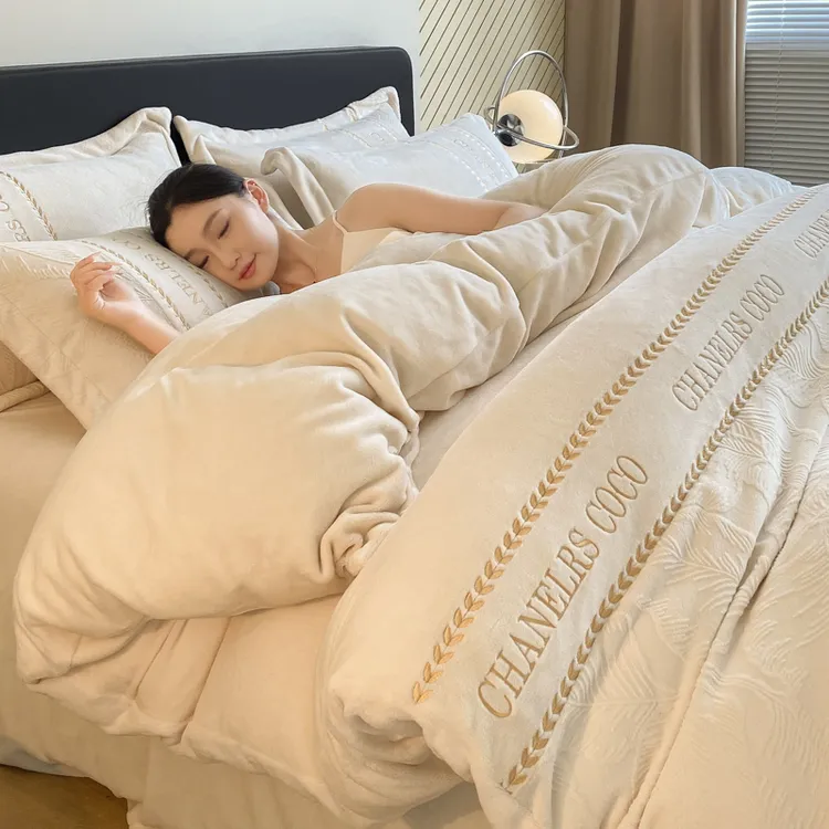 水星高端家纺冬季婴儿级A类牛奶绒四件套双面加厚珊瑚绒刺绣被套