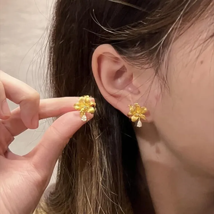 合金耳饰 新中式金色百合花水滴吊坠耳钉复古高级感中国