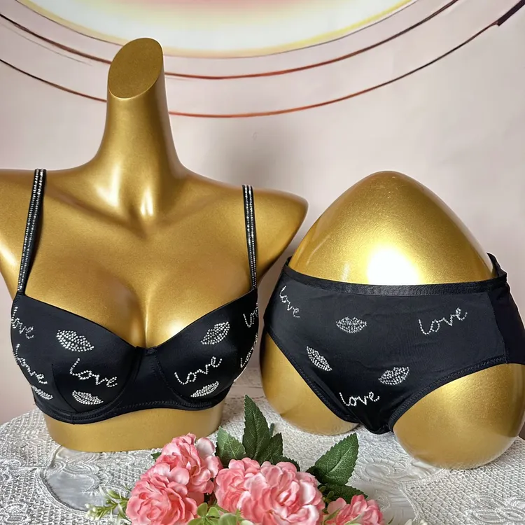 原创设计时尚带钻嘴巴女内裤套装kalpuk koz