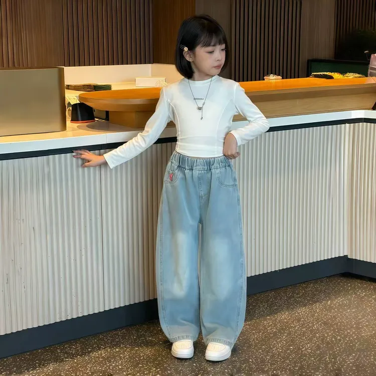 女童秋季牛仔裤新款爆款时尚休闲牛仔裤中大童女孩个性刺绣牛仔裤