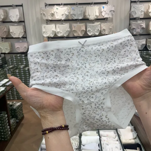 女士中腰莫代尔三角内裤碎花灰系包臀亲肤透气