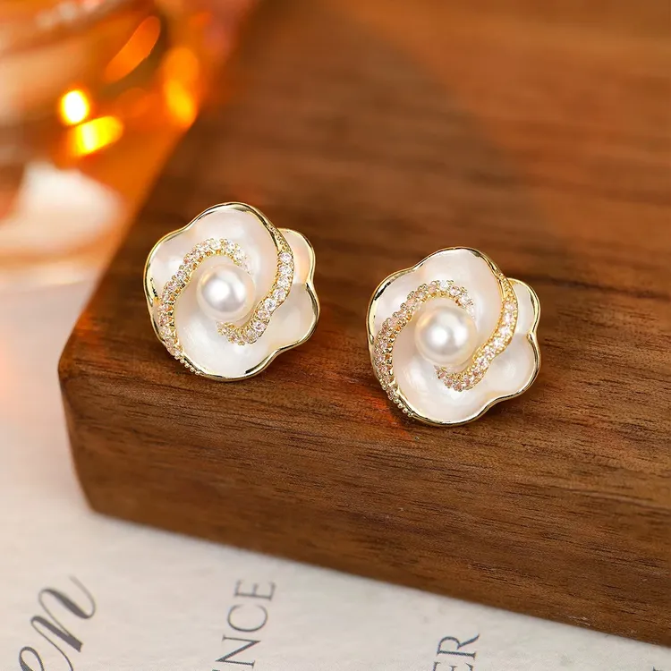 铜合金锆石耳饰 S925银针轻奢高级感山茶花复古滴油锆石花朵耳环