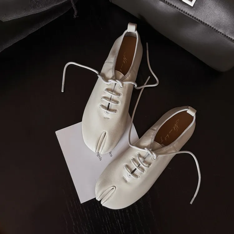 真皮系带tabi猪蹄分趾鞋深口平底小皮鞋女2026早春新款芭蕾风单鞋