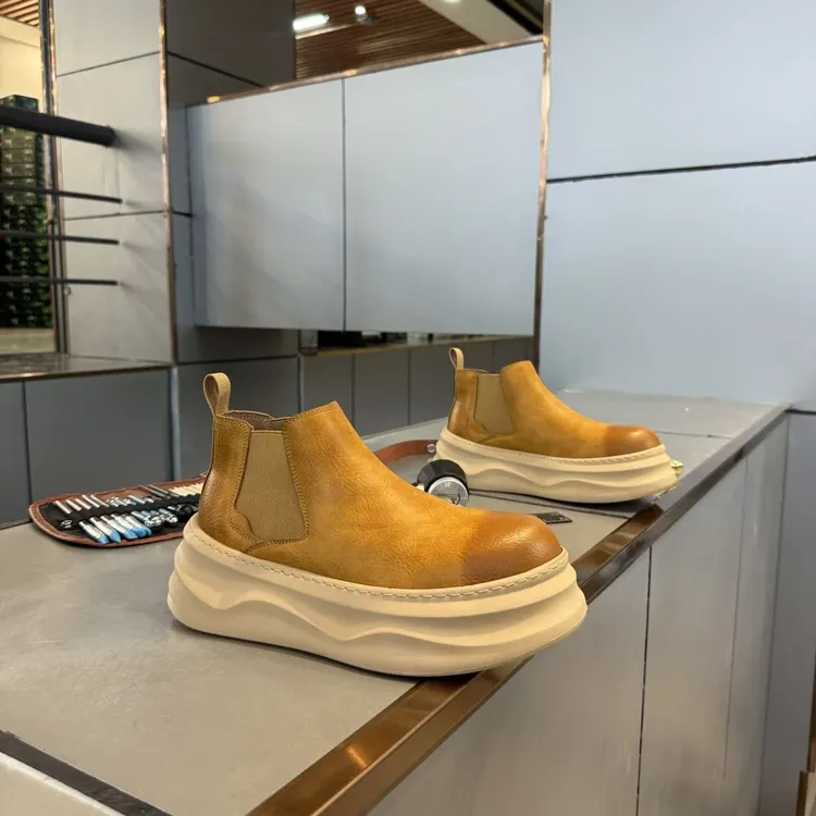 高帮马丁靴靴子新款同款一脚蹬烟筒靴学院风厚底增高男士男款真皮