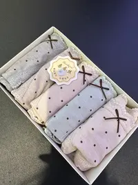 秋冬新款高品质五条装桑蚕丝抗菌波点蕾丝边中腰包臀三角内裤女