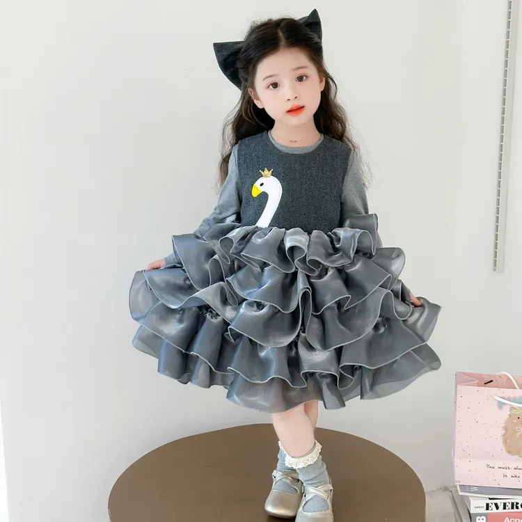 女童连衣裙春秋款2025新款儿童洋气天鹅时髦公主裙女宝宝秋装裙子