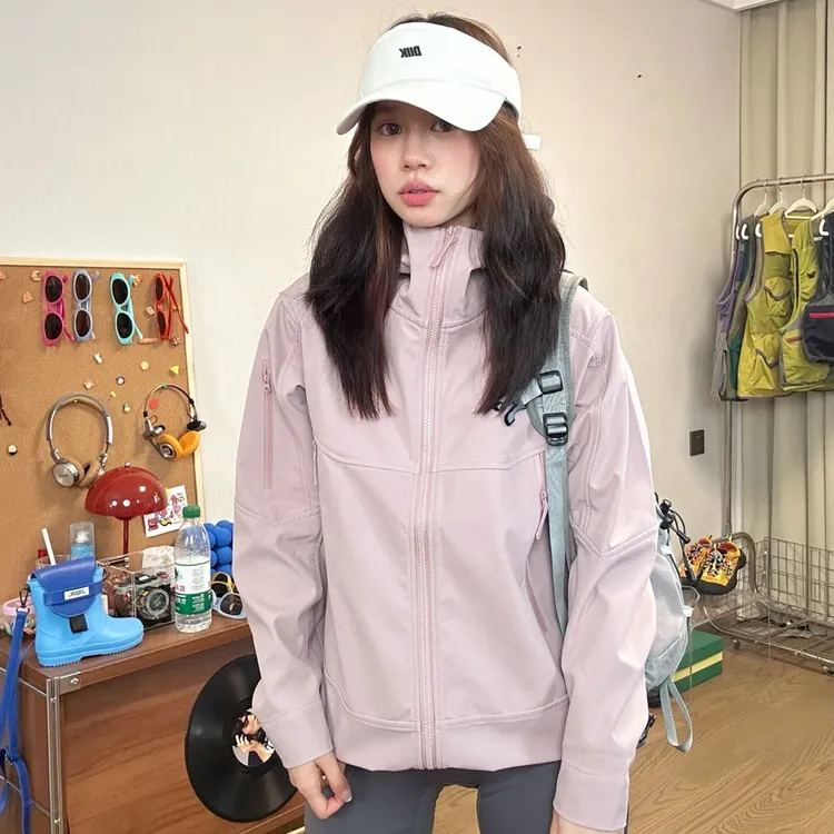 皮粉色防水户外软壳冲锋衣男女款秋季多巴胺运动外套登山防风夹克