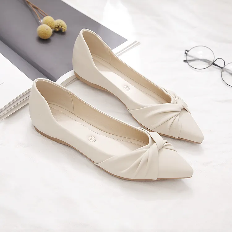 凯莉花单鞋女2025新款春秋季百搭浅口女鞋子软底豆豆鞋尖头平底鞋