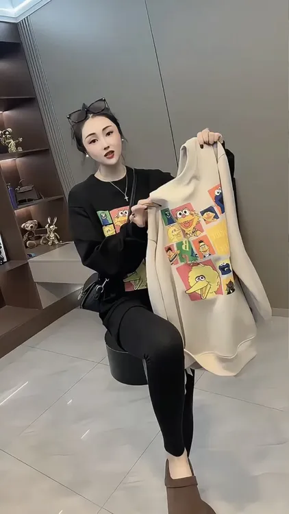 欧洲站2025年新款秋季宽松卫衣女减龄个性设计感大码卡通