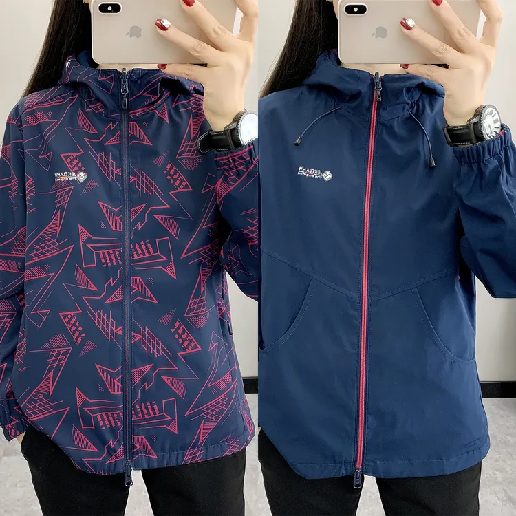 春秋新款迷彩两面穿冲锋衣女连帽防水防风休闲户外运动双面穿外套