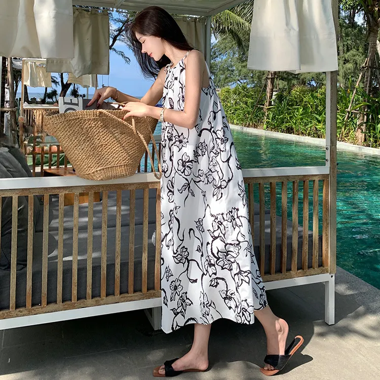 黑白海边沙滩挂脖度假风连衣裙露背夏季飘逸仙女旅游拍照印花长裙