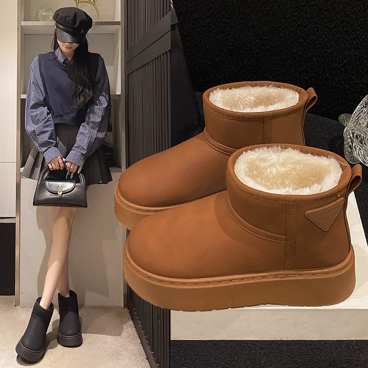 皮面防水雪地靴女短筒时尚防滑厚底一脚蹬东北抗寒保暖懒人棉鞋女