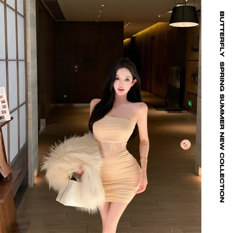 【松茶可可】褶皱镂空蕾丝修身包臀露背抹胸连衣裙