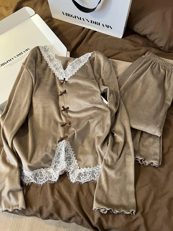 美拉德纯欲风蕾丝带胸垫德绒睡衣女秋冬新款舒适家居服套装可外穿