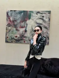 DOUWU【机车女神】黑红两色亮面鳄鱼纹翻领腰带短款上衣外套SY10843