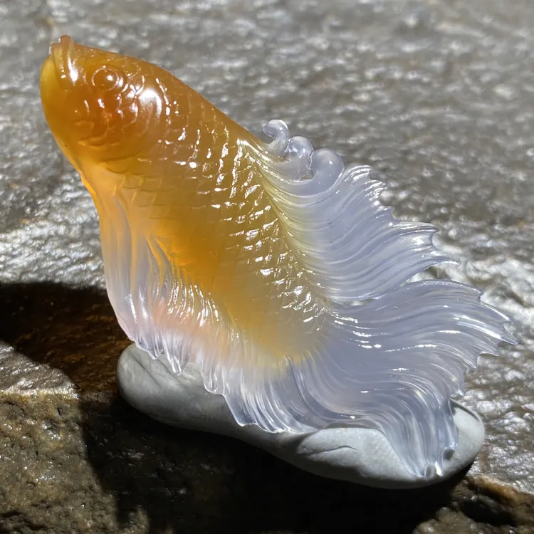 阿拉善蓝糖心玛瑙俏色巧雕斗鱼挂坠项链吊坠