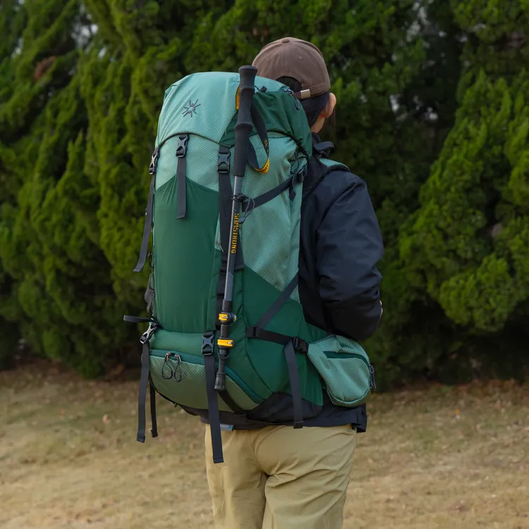 户外专业登山包女悬浮背负徒步背包45L大容量轻便旅行双肩包防水