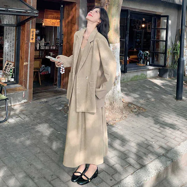 大码宽松遮肉西装时尚套装女2025春胖mm西服吊带长裙两件套200斤