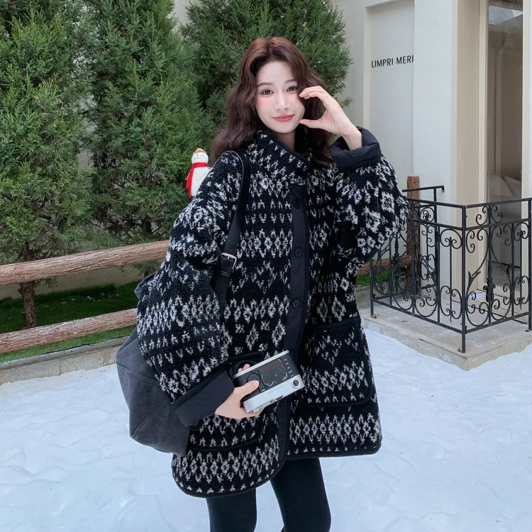 撞色刺绣羊羔毛外套女2025冬季巨好看的流行爆款加厚韩版棉服