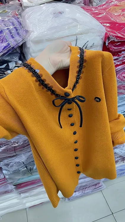 韩系时尚百搭设计感针织开衫秋冬季流行穿搭新款2025年通勤毛衣女