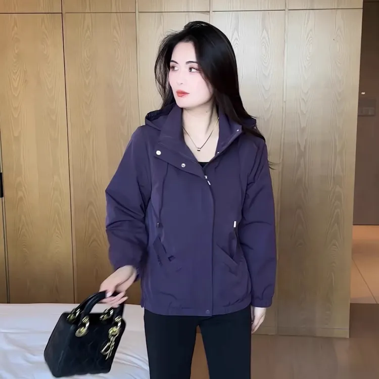 时尚短外套女2025秋季新款洋气减龄宽松显瘦百搭休闲连帽拉链上衣