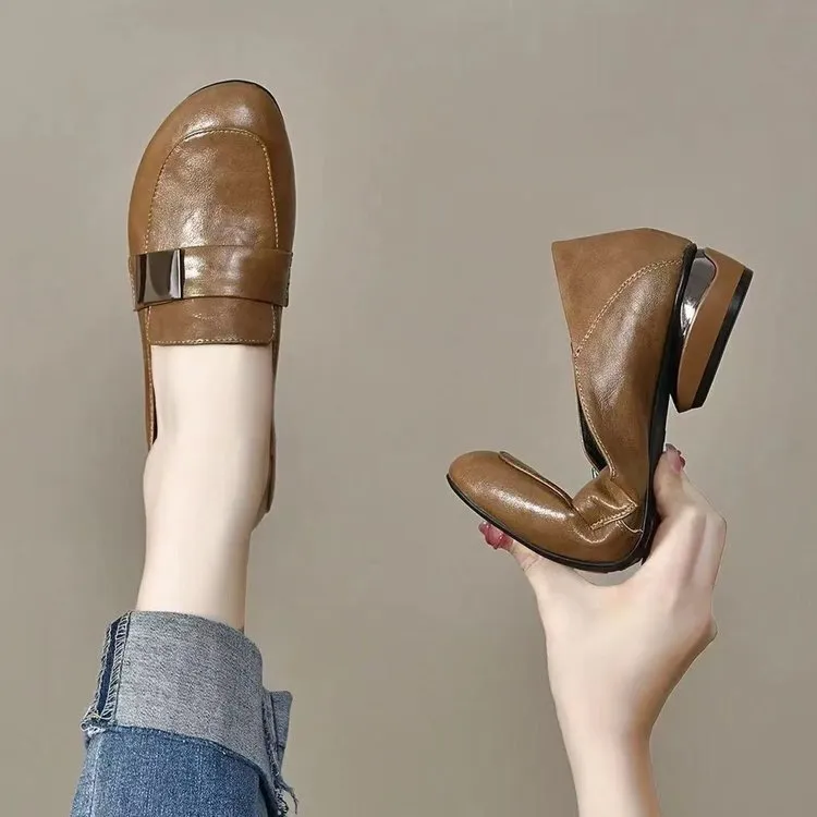 六点大叔银色鞋尖头2025裸色新款法式气质皮鞋浅口百搭软底单鞋