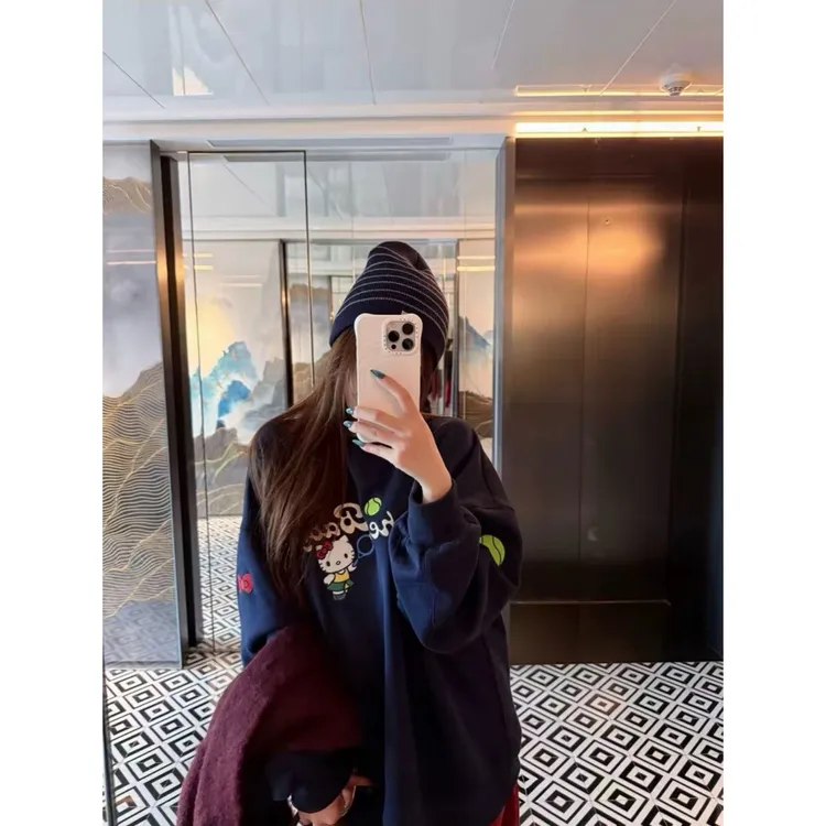 甜妹领口卡通风圆领仙女风冬天宽松加绒加厚款刺绣卫衣  83018