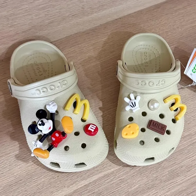 立体米奇儿童洞洞鞋配饰diy装饰拖鞋鞋花配件适配crocs卡骆驰鞋扣