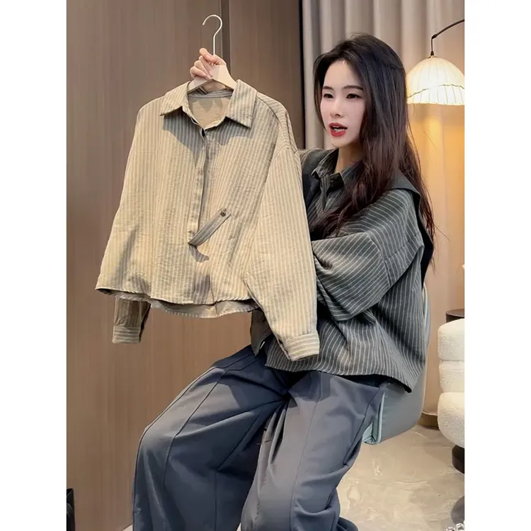 2025年超火洋气减龄高级感超好看上衣别致条纹Polo领长袖衬衫女秋