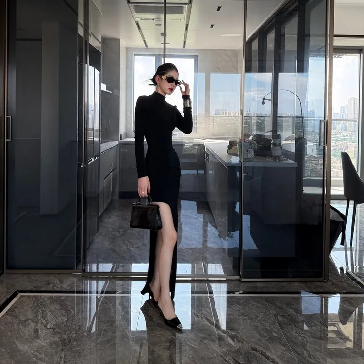 欧美高腰开叉长袖连衣裙女半高领修身包臀裙秋季减龄显瘦过膝长裙