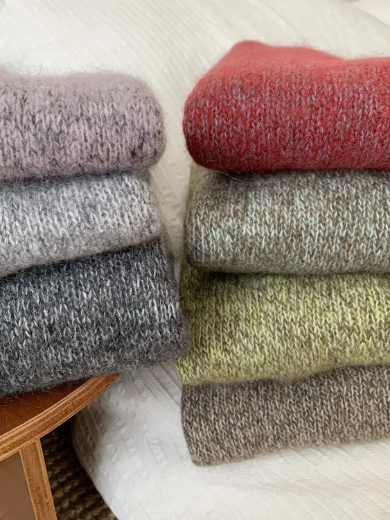 【玥玥家】只能干洗-羊绒+羊毛+蚕丝-花纱拉毛慵懒风圆领套头上衣