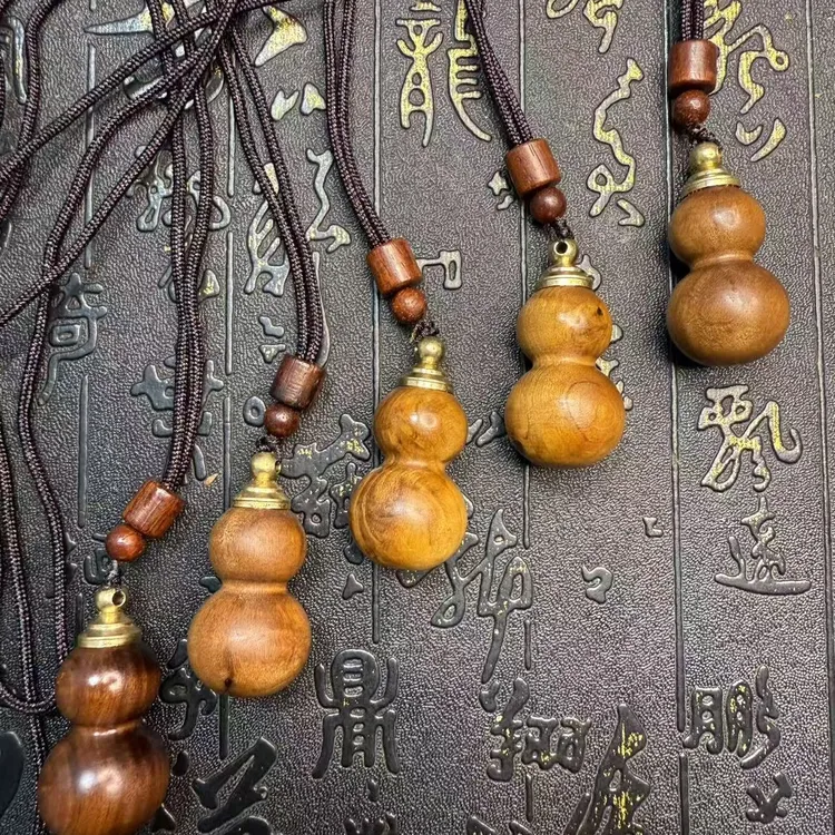 雷击山桃木朱砂小葫芦脖挂(手把件钥匙扣车挂)一个包邮