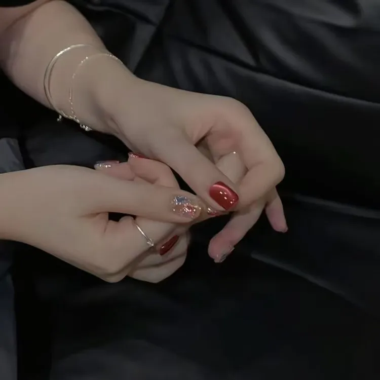 纯手工穿戴甲气质显白彩虹高级感过年猫眼纯欲显白红色系穿戴甲