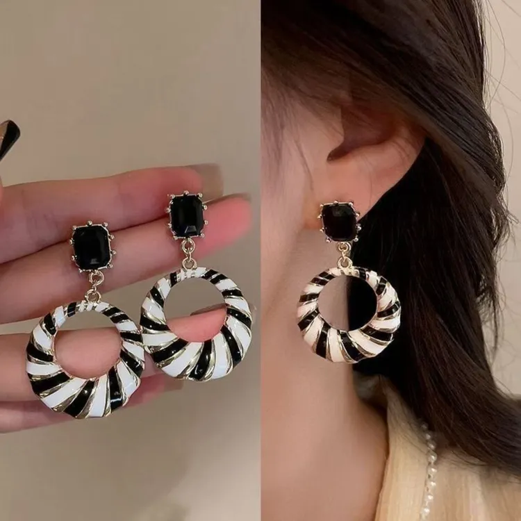 合金耳饰 镶钻镂空几何黑白条纹耳钉时尚简约韩国耳饰281#
