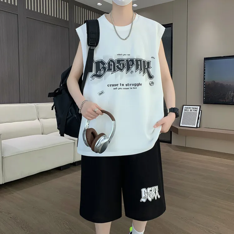 夏季薄款无袖t恤男孩帅气ins青少年休闲背心运动短裤套装