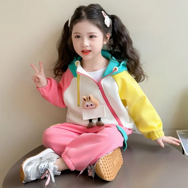 女童秋季2025时尚洋气休闲百搭儿童卡通立体绣花甜美风多巴胺套装