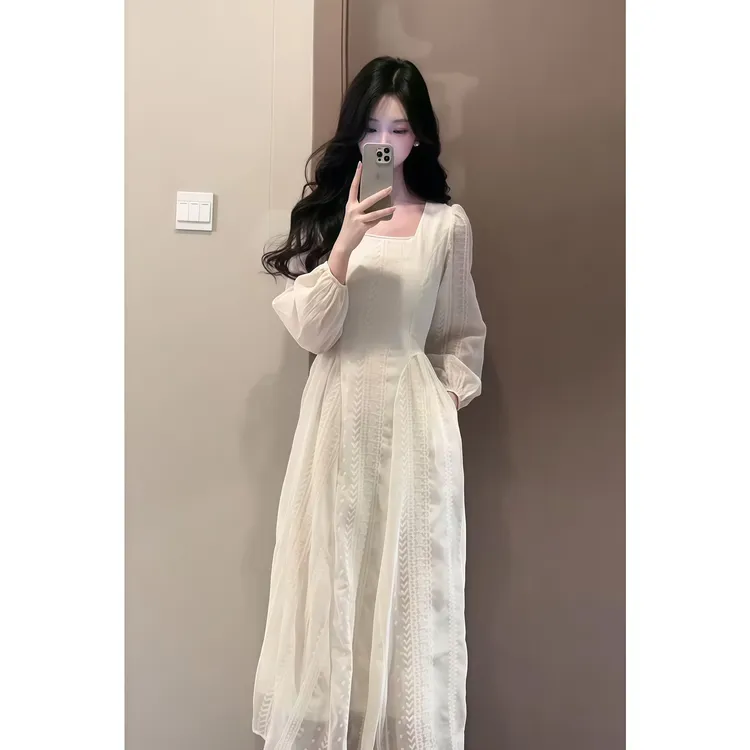 法式温柔甜美风拼接方领连衣裙女秋季新款辣妹收腰显瘦休闲长裙子