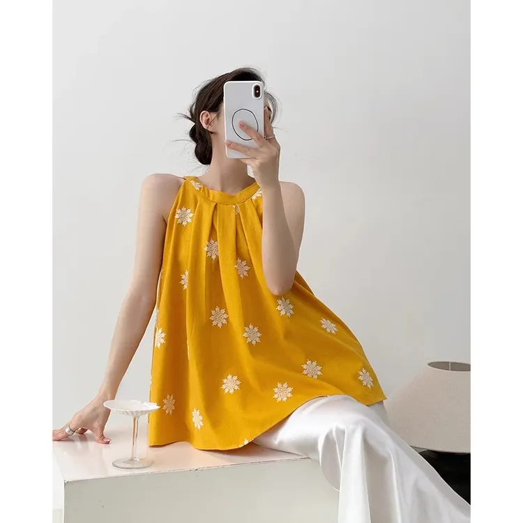 韩系2025宽松挂脖背心吊带小衫无袖A字甜美夏季女刺绣无袖衬衣