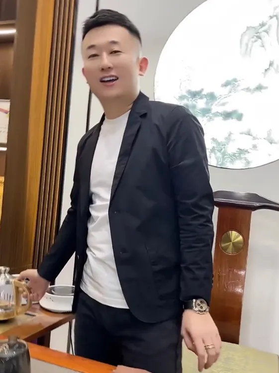 春秋季韩系男士透气西服外套时尚百搭休闲商务上衣春季修身西装潮