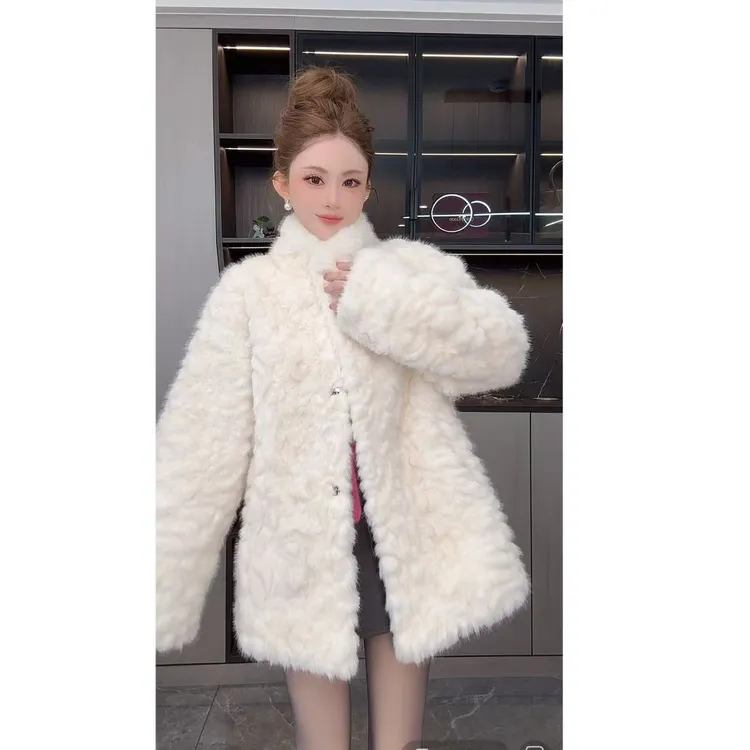 曼曼【绒绒暖冬】仿小羊湖立领皮毛一体加厚环保毛毛外套25077#