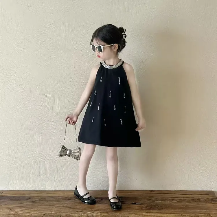 女童挂脖连衣裙2025夏新款女孩赫本风小黑裙宝宝生日裙礼服公主裙