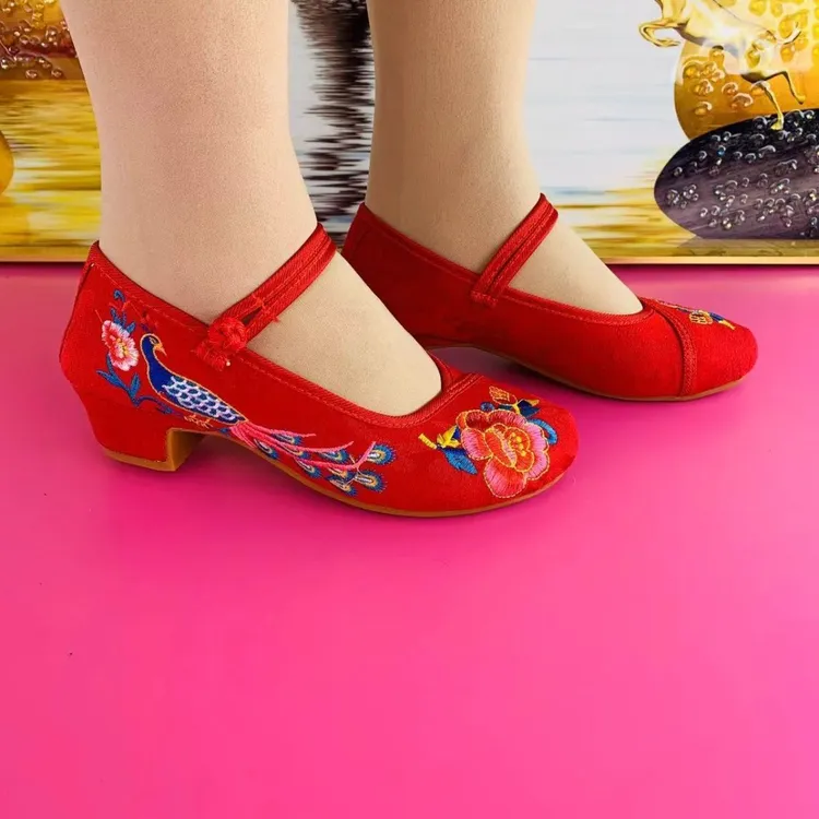 春季新款民族风绣花鞋粗跟防滑老北京布鞋舒适透气旗袍汉服鞋单鞋